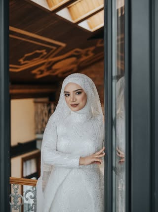 Aren Fotoğraf imzası taşıyan sanatsal gelin portresi