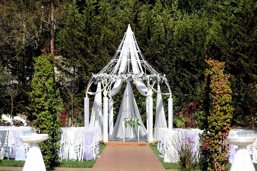 İstanbul bohem düğün konsepti açık hava nikâh alanı