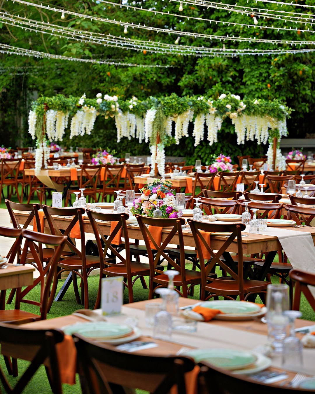 Beyaz Bahçe akşam düğünü string light ambiyansı