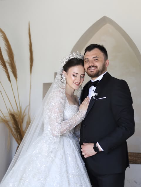 İstanbul’da doğal ışıkta çekilmiş gelin portresi