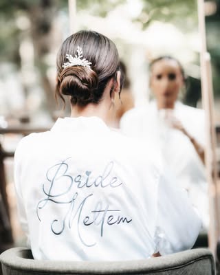 Doğal ışıkta İstanbul kır düğünü çift portresi