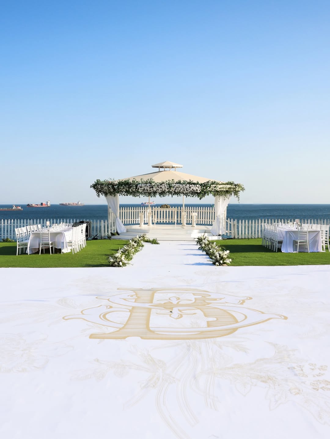 Açık hava nikâh alanı çiçek detayları