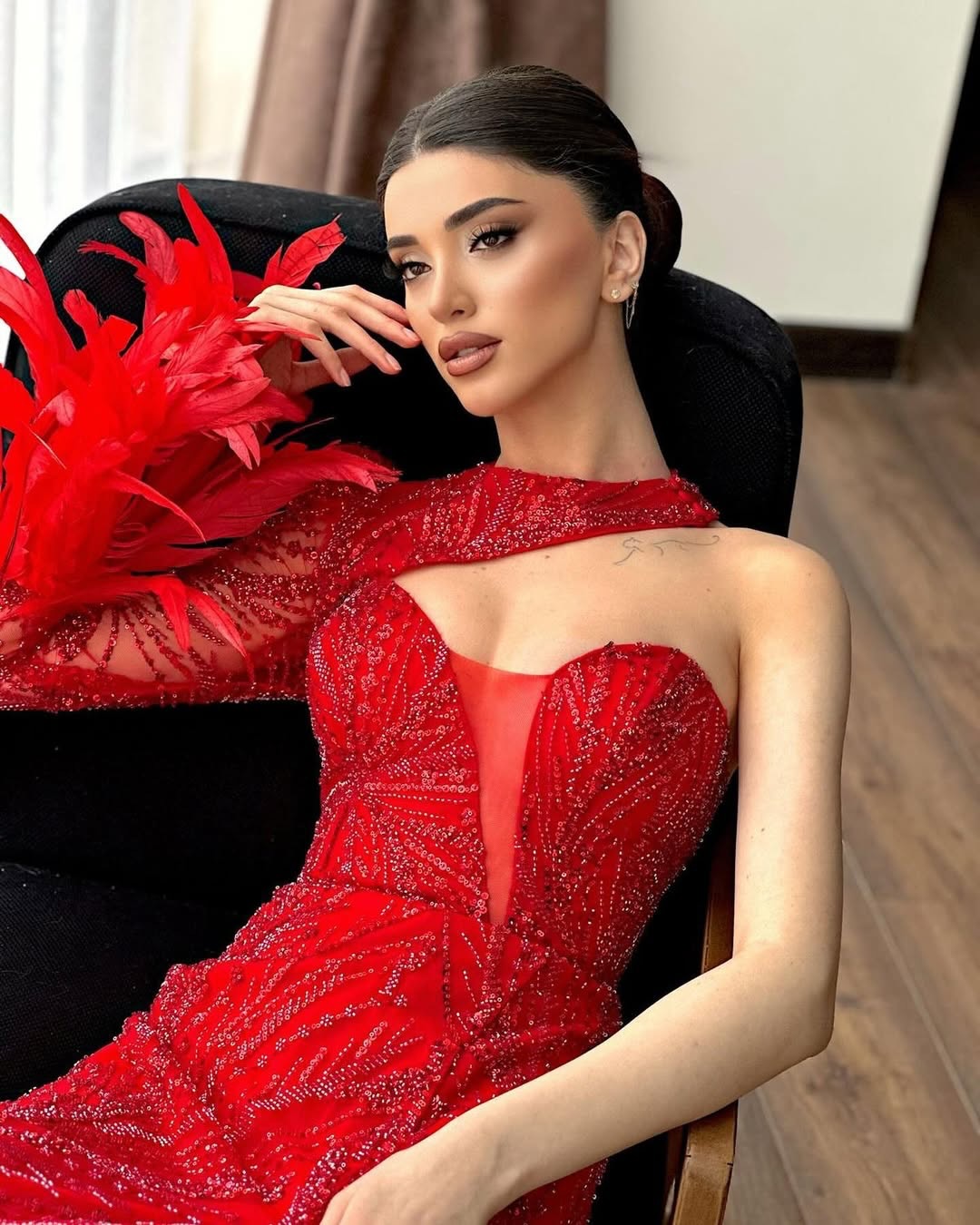 “Modern nikâh gelinliği sade ve zarif tasarım”