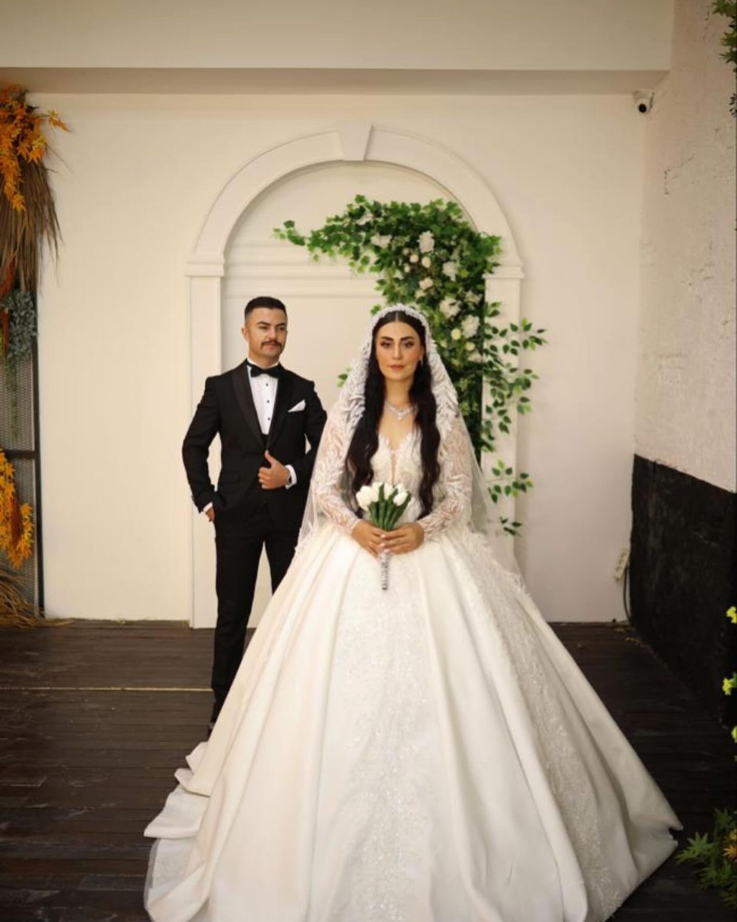 Dantel detaylı tesettür prenses gelinlik