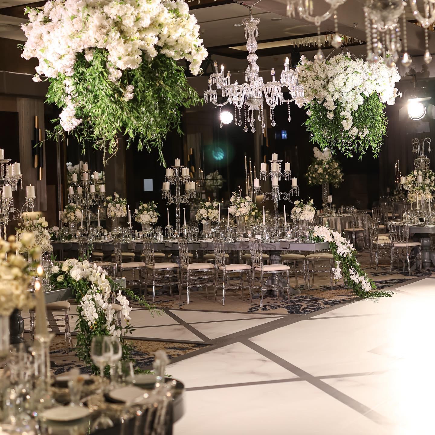 “Kadıköy düğün organizasyonu masa düzeni ve çiçek süsleme”