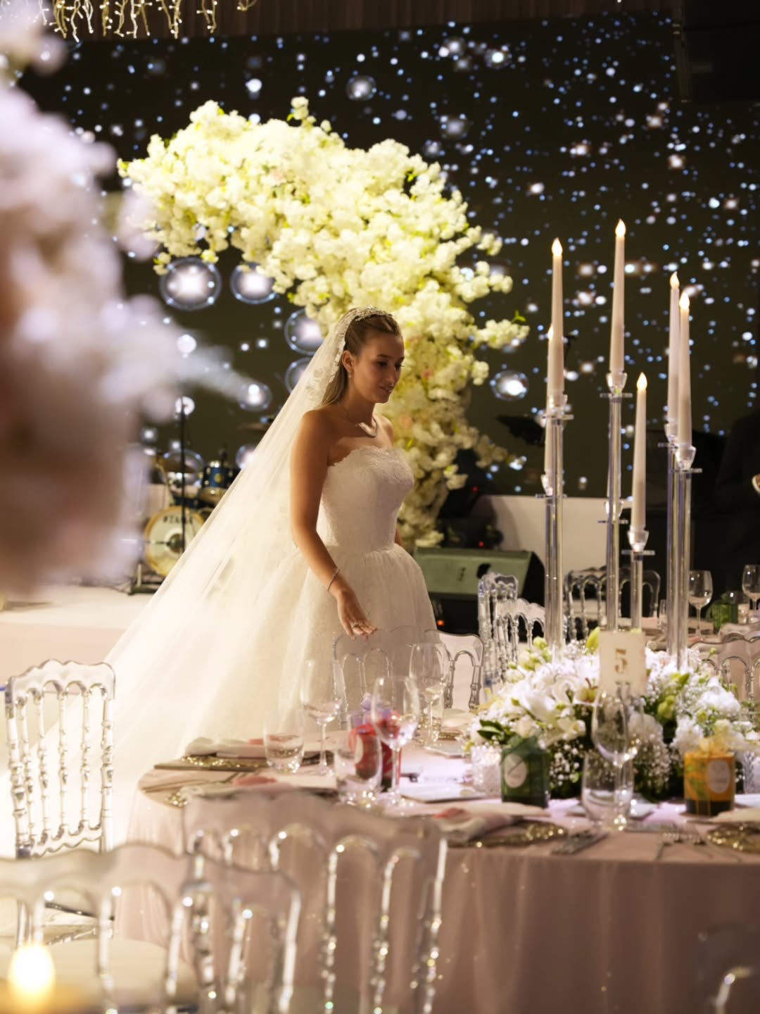 İstanbul düğün organizasyon firması şık sahne dekoru