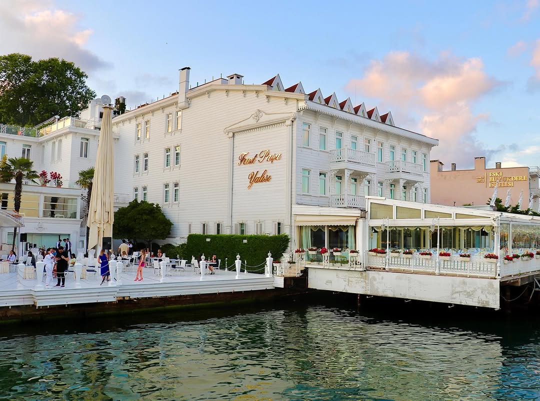 Fuat Paşa Yalısı Sarıyer deniz kenarı düğün mekânı dış görünüm