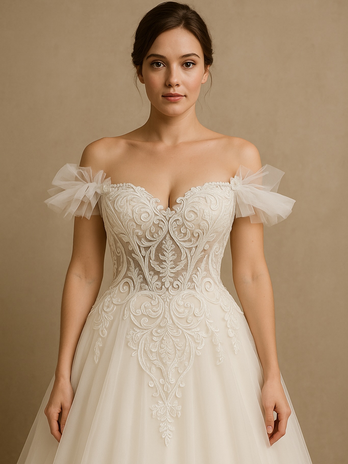 “Straplez kalp yaka gelinlik – modern prenses gelinlik görünümü”