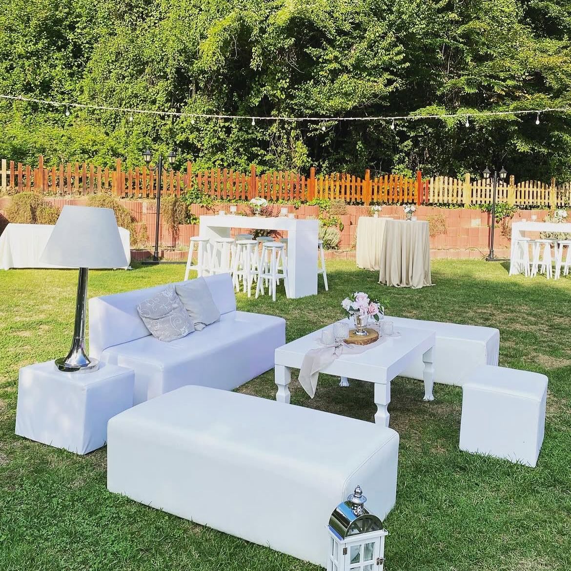 Uzun banket masa düzeni kır düğünü dekorasyonu