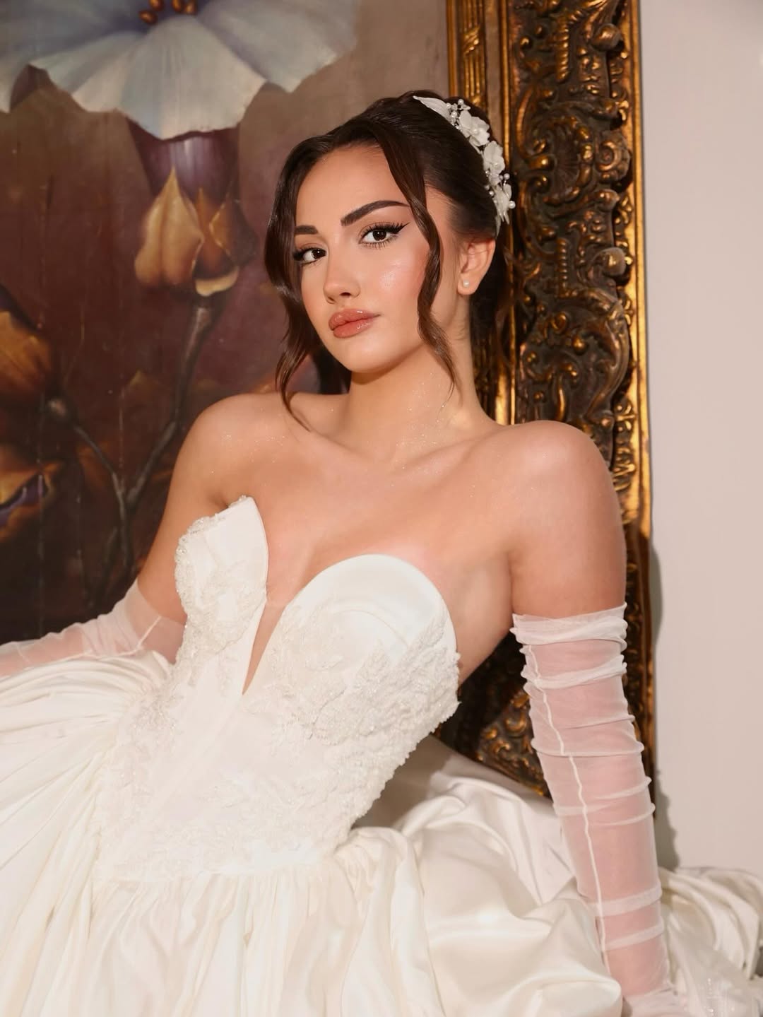 Romantik ve zarif balon etekli straplez gelinlik modeli