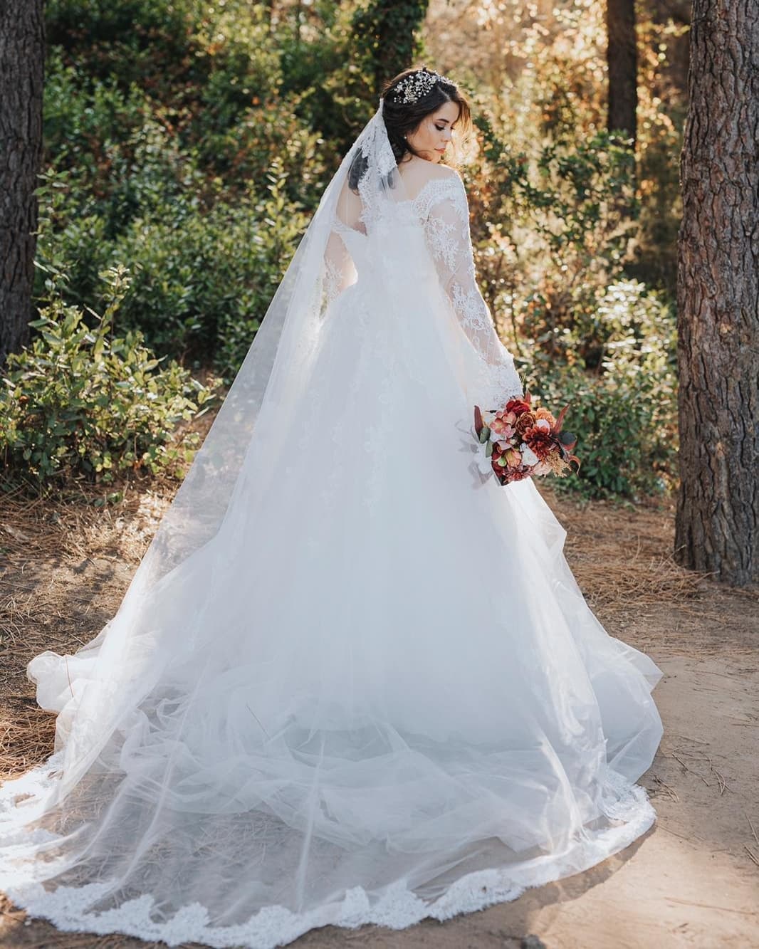 Lavinia Gelinlik kır düğünü için zarif tül gelinlik tasarımı
