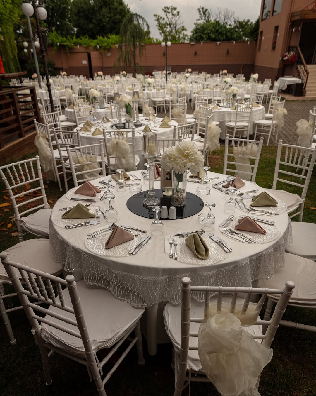 Zeytinburnu kır düğünü mekânı doğal çim alan