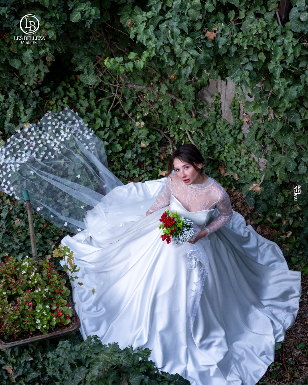 Uzun duvaklı prenses gelinlik çekimi Les Belleza Moda Evi Ankara gelinlikçileri