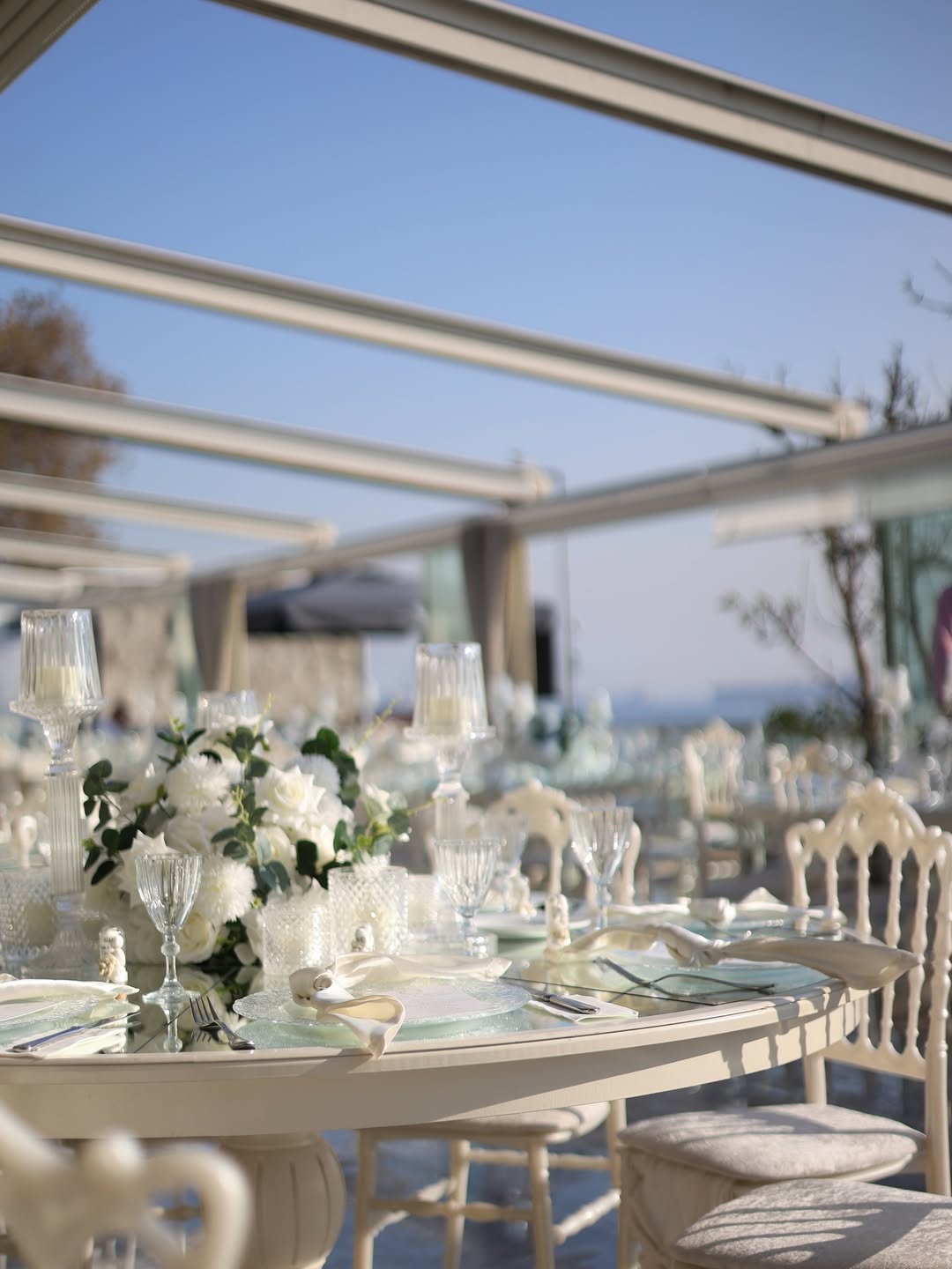 Beyaz konsept masa dekorasyonu Lina Davet Florya