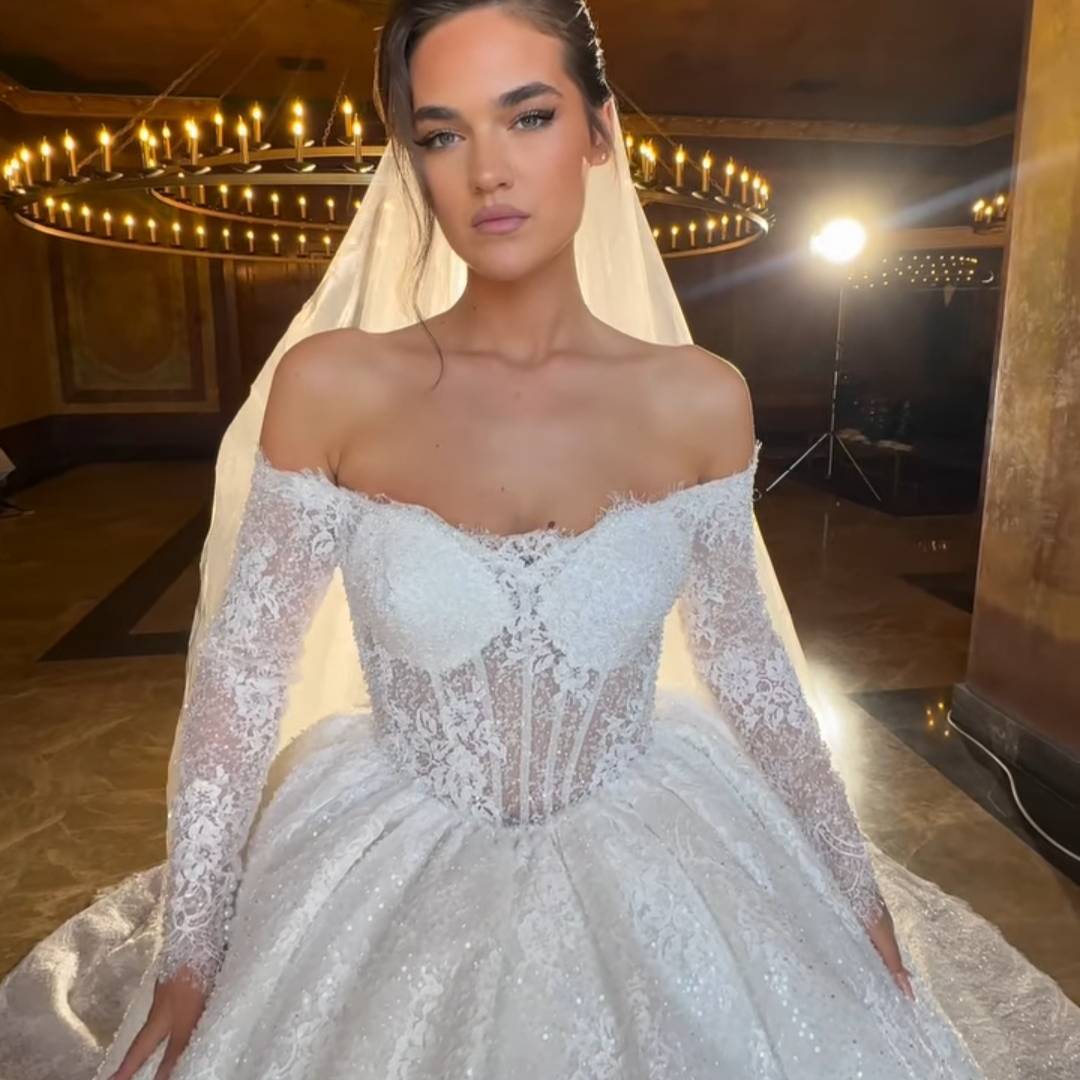 Düşük omuz korseli prenses gelinlik profesyonel çekim