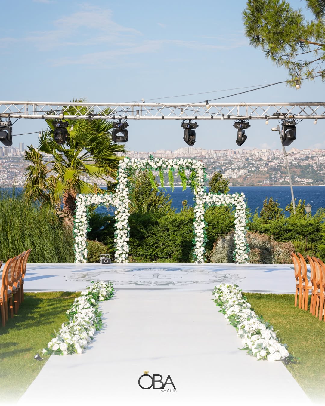 Havuz başı açık hava düğün organizasyonu