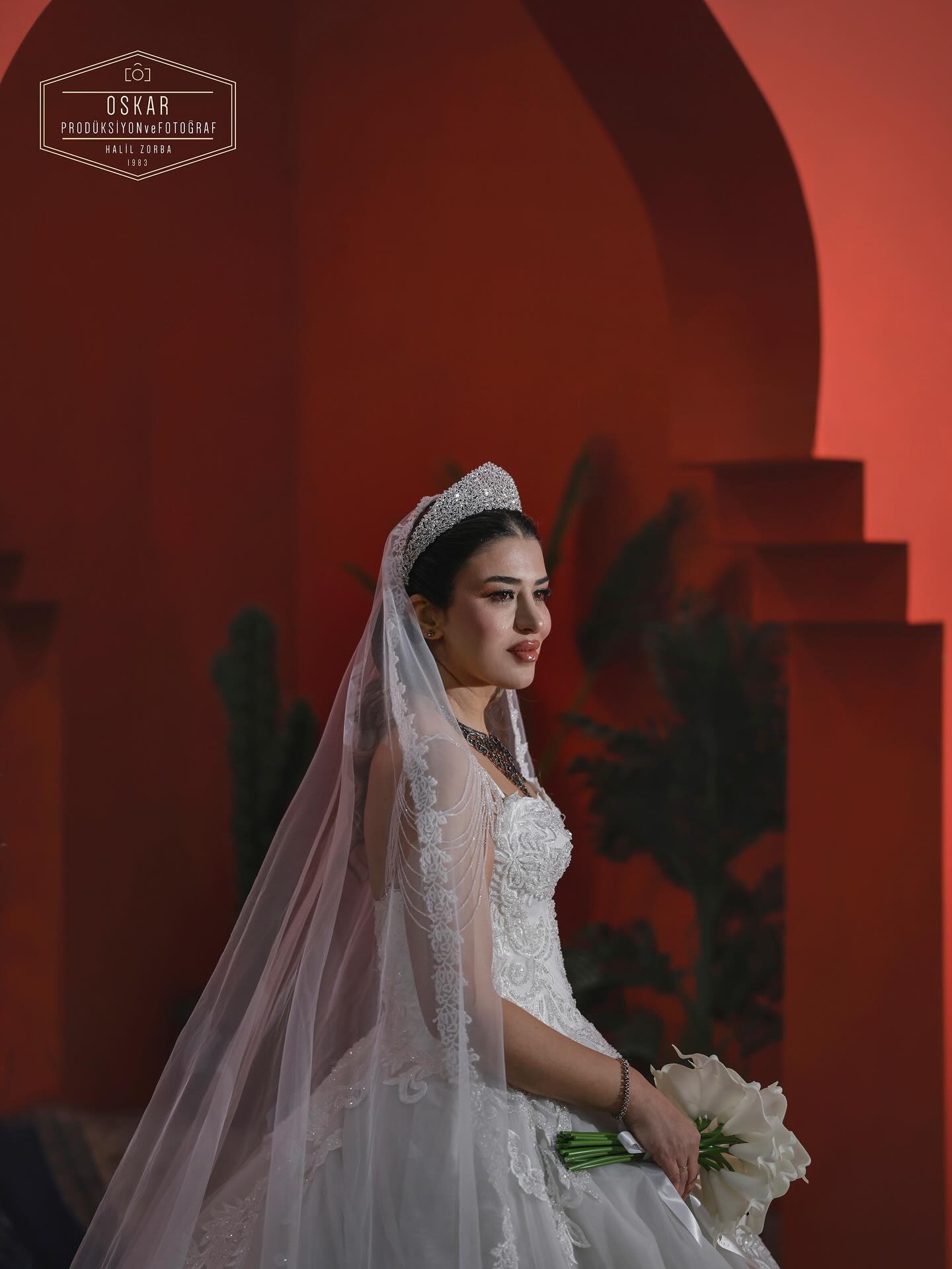 “After party için hafif ve şık gelinlik modeli”