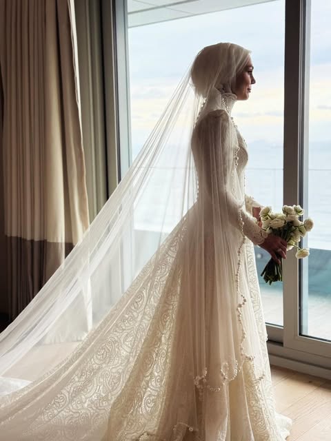 Özem Keskin özel dikim A kesim gelinlik modeli