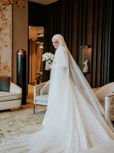 After party için hafif ve modern gelinlik tasarımı