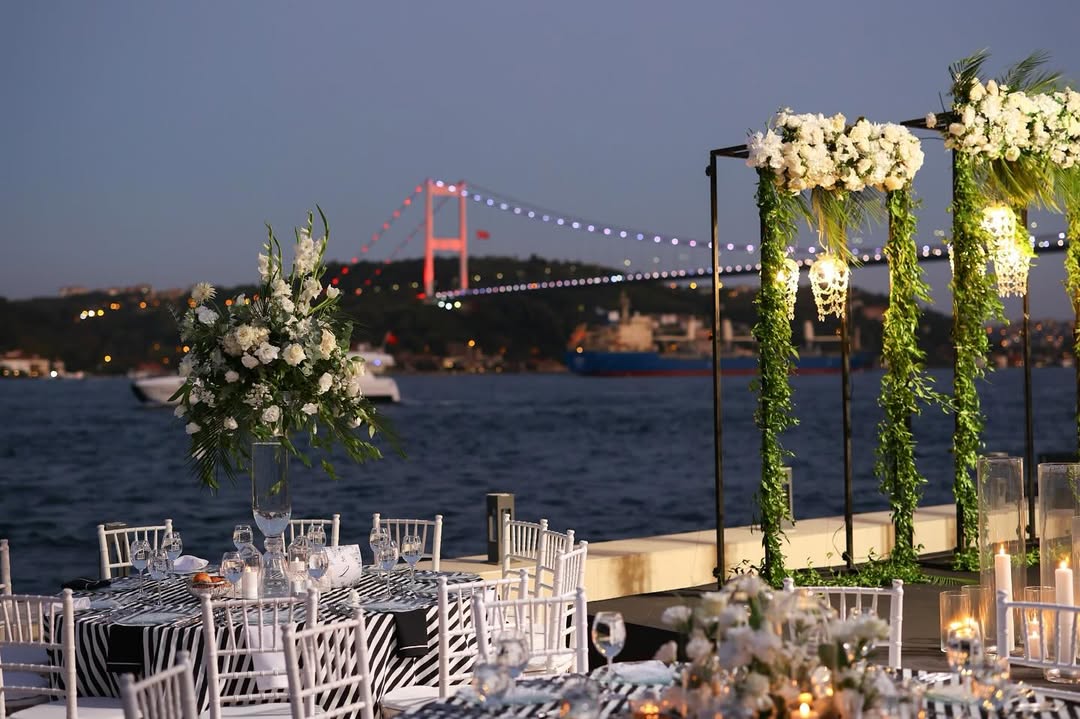 Açılır kapanır tavanlı Portaxe düğün mekânı