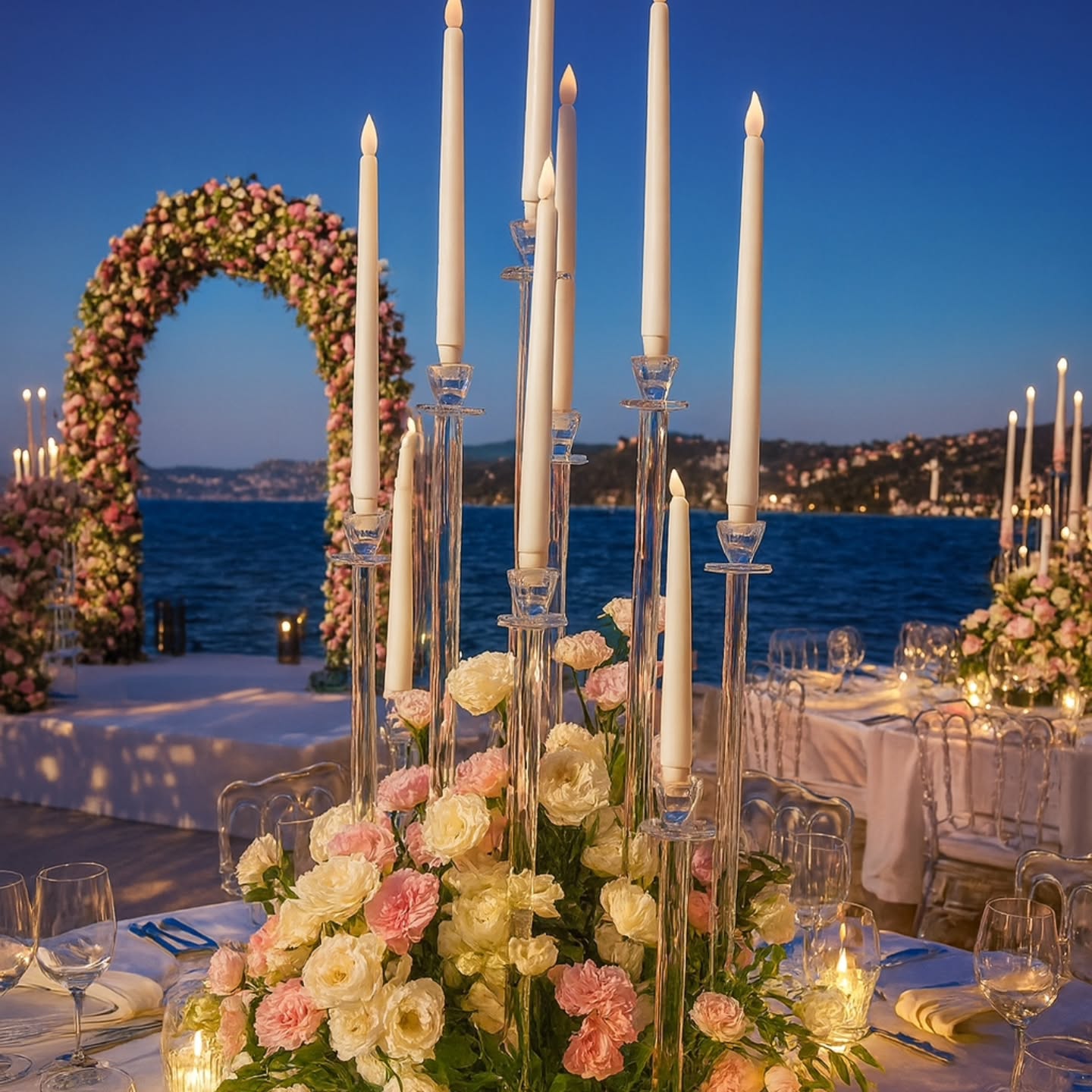 Özel konsept düğün süsleme ve masa düzeni