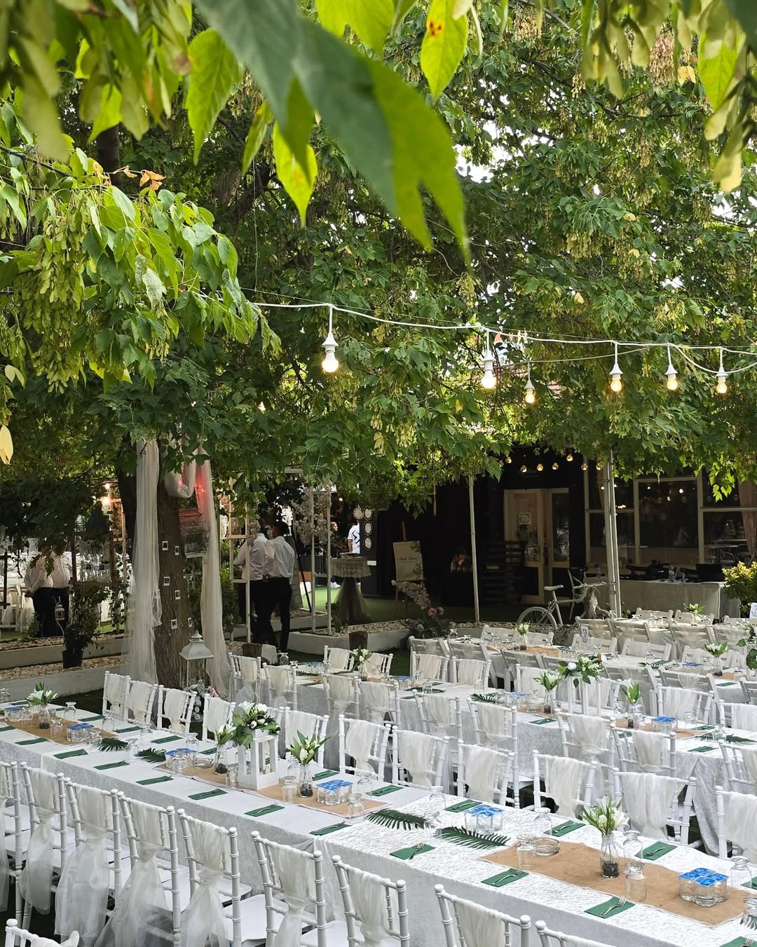 Sohbet Garden bohem kır düğünü masa düzeni