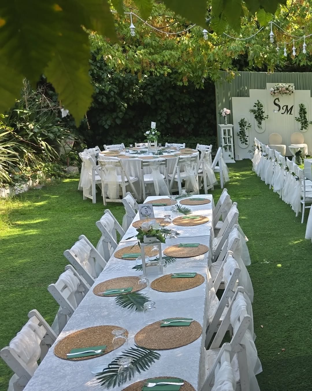 Bohem düğün konsepti ışıklandırma detayları