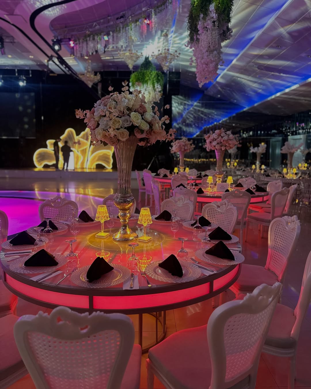 Sophia Çengelköy ışık şovlu düğün masası dekorasyonu