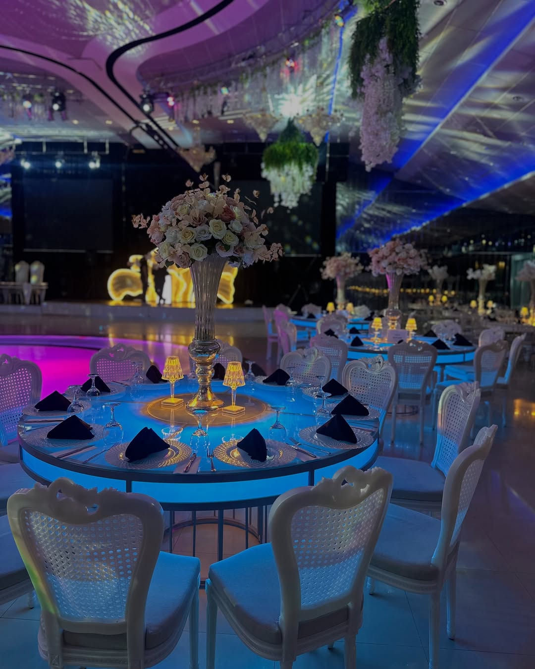 Sophia Çengelköy LED ışıklı masa konsepti