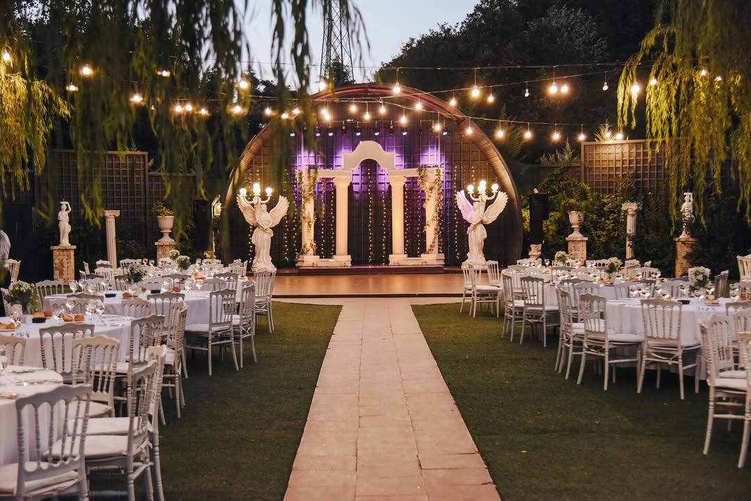 Bohem düğün konsepti çim alan masa düzeni