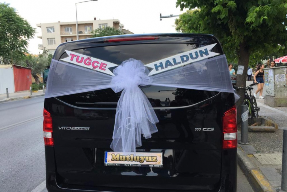 Izmir Vip Gelin Arabasi Dugun Notu