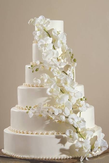 Düğün pastası çiçek ve fiyatlandırma