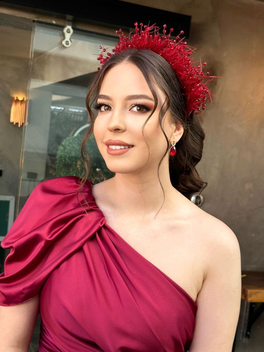 Kına Gecesi Makyajı ve Saç Modelleri: Tavsiyeleriniz ve İlham Kaynaklarınız