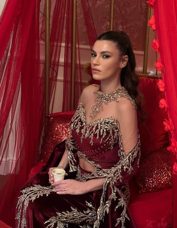 Kına Gecesi Makyajı ve Saç Modelleri: Tavsiyeleriniz ve İlham Kaynaklarınız