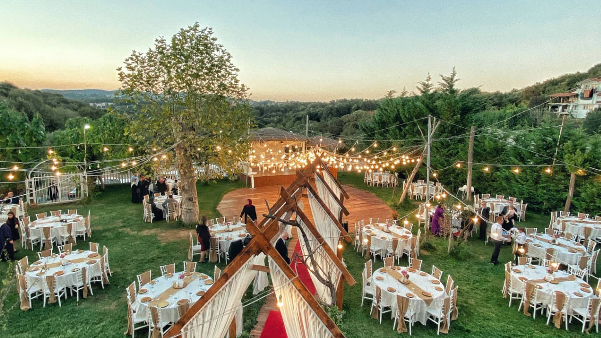 Garden Bella Wedding Beykoz | Orman İçinde Bohem ve Romantik Kır Düğünü Mekânı